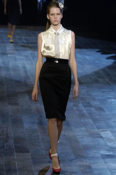Look 18